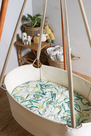Cockatoo Expect-A-Spill Bassinet Sheet - Marmalade Lion